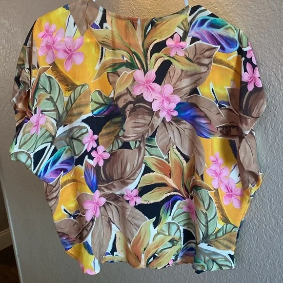 Karen Kane Tropical Dolman Sleeve Blouse/ Size small-oversized- would fit large) - Picture 5 of 5